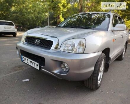 Серый Хендай Санта Фе, объемом двигателя 1.99 л и пробегом 268 тыс. км за 8000 $, фото 1 на Automoto.ua