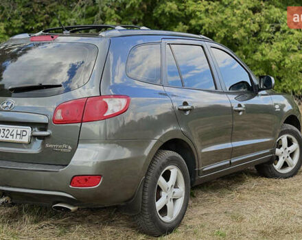 Серый Хендай Санта Фе, объемом двигателя 2.18 л и пробегом 350 тыс. км за 8799 $, фото 2 на Automoto.ua