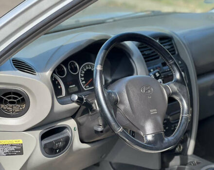 Сірий Хендай Санта Фе, об'ємом двигуна 2.4 л та пробігом 203 тис. км за 5750 $, фото 8 на Automoto.ua