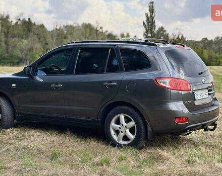 Серый Хендай Санта Фе, объемом двигателя 2.18 л и пробегом 350 тыс. км за 8799 $, фото 4 на Automoto.ua