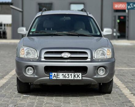 Сірий Хендай Санта Фе, об'ємом двигуна 2.4 л та пробігом 203 тис. км за 5750 $, фото 1 на Automoto.ua