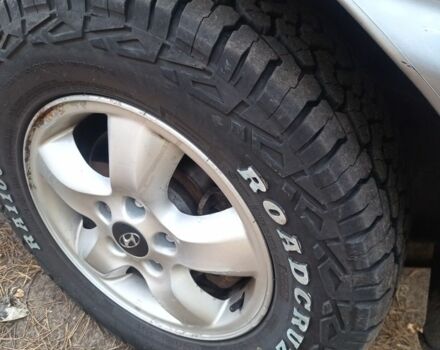 Серый Хендай Санта Фе, объемом двигателя 2 л и пробегом 290 тыс. км за 2650 $, фото 13 на Automoto.ua