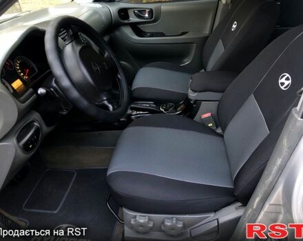 Серый Хендай Санта Фе, объемом двигателя 2 л и пробегом 278 тыс. км за 6850 $, фото 4 на Automoto.ua