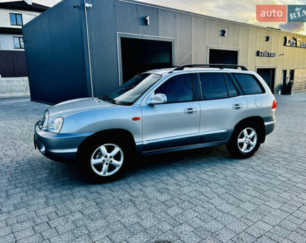 Серый Хендай Санта Фе, объемом двигателя 2.4 л и пробегом 262 тыс. км за 6900 $, фото 5 на Automoto.ua