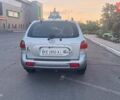 Серый Хендай Санта Фе, объемом двигателя 2 л и пробегом 311 тыс. км за 5700 $, фото 3 на Automoto.ua
