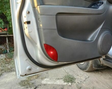 Серый Хендай Санта Фе, объемом двигателя 2 л и пробегом 231 тыс. км за 4700 $, фото 3 на Automoto.ua