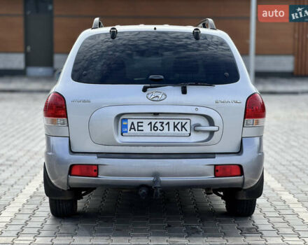 Сірий Хендай Санта Фе, об'ємом двигуна 2.4 л та пробігом 203 тис. км за 5750 $, фото 5 на Automoto.ua