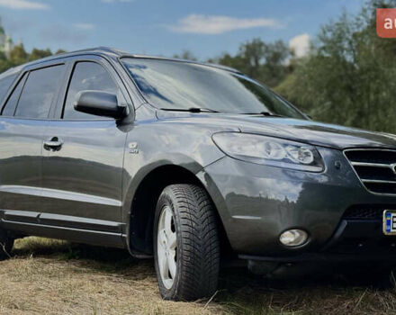 Серый Хендай Санта Фе, объемом двигателя 2.18 л и пробегом 350 тыс. км за 8799 $, фото 1 на Automoto.ua