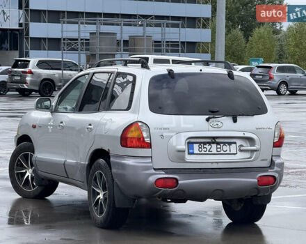 Серый Хендай Санта Фе, объемом двигателя 1.99 л и пробегом 299 тыс. км за 3999 $, фото 8 на Automoto.ua