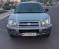 Серый Хендай Санта Фе, объемом двигателя 2 л и пробегом 311 тыс. км за 5700 $, фото 1 на Automoto.ua