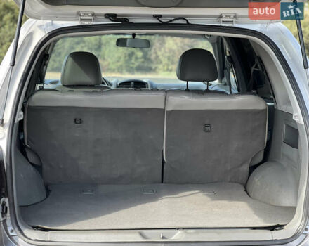 Сірий Хендай Санта Фе, об'ємом двигуна 2.4 л та пробігом 203 тис. км за 5750 $, фото 14 на Automoto.ua