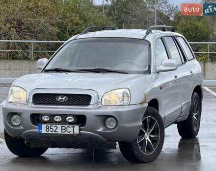 Серый Хендай Санта Фе, объемом двигателя 1.99 л и пробегом 299 тыс. км за 3999 $, фото 1 на Automoto.ua