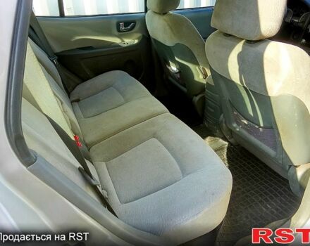 Серый Хендай Санта Фе, объемом двигателя 2 л и пробегом 252 тыс. км за 6000 $, фото 5 на Automoto.ua