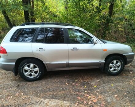 Серый Хендай Санта Фе, объемом двигателя 2 л и пробегом 290 тыс. км за 2650 $, фото 6 на Automoto.ua