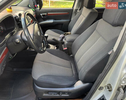 Серый Хендай Санта Фе, объемом двигателя 2.2 л и пробегом 290 тыс. км за 8700 $, фото 21 на Automoto.ua