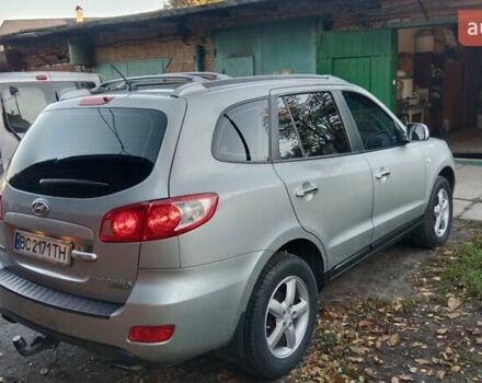 Серый Хендай Санта Фе, объемом двигателя 2.2 л и пробегом 215 тыс. км за 10500 $, фото 4 на Automoto.ua