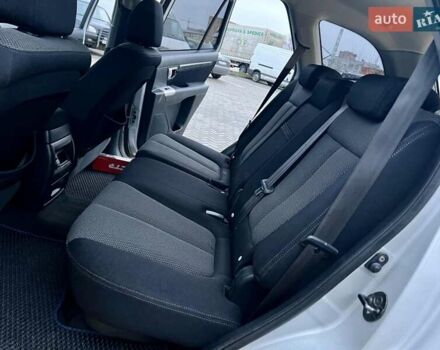 Сірий Хендай Санта Фе, об'ємом двигуна 2.19 л та пробігом 290 тис. км за 8600 $, фото 16 на Automoto.ua