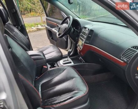 Сірий Хендай Санта Фе, об'ємом двигуна 2.2 л та пробігом 283 тис. км за 9300 $, фото 42 на Automoto.ua