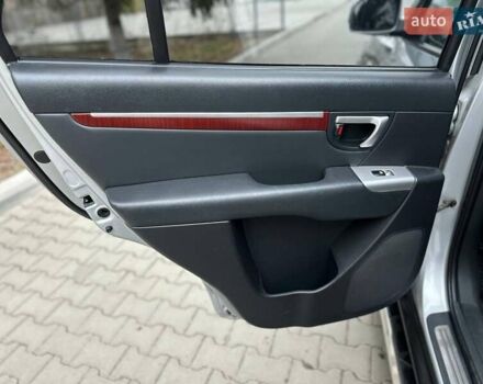 Сірий Хендай Санта Фе, об'ємом двигуна 2.19 л та пробігом 233 тис. км за 8900 $, фото 11 на Automoto.ua