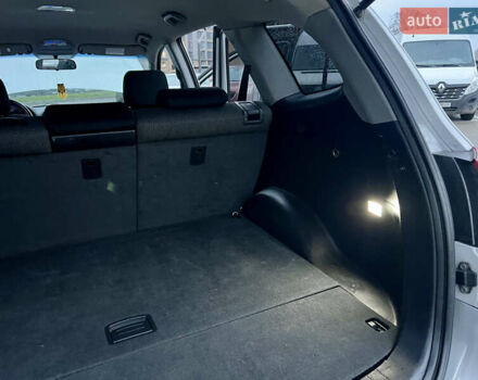 Серый Хендай Санта Фе, объемом двигателя 2.19 л и пробегом 260 тыс. км за 8950 $, фото 39 на Automoto.ua