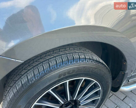 Серый Хендай Санта Фе, объемом двигателя 0 л и пробегом 300 тыс. км за 5500 $, фото 10 на Automoto.ua