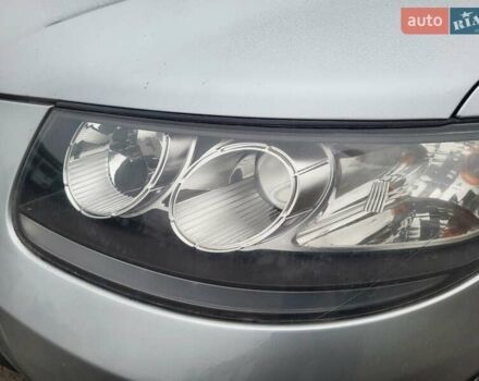 Сірий Хендай Санта Фе, об'ємом двигуна 2.2 л та пробігом 283 тис. км за 9300 $, фото 56 на Automoto.ua