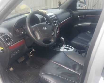 Серый Хендай Санта Фе, объемом двигателя 2.2 л и пробегом 259 тыс. км за 9300 $, фото 8 на Automoto.ua