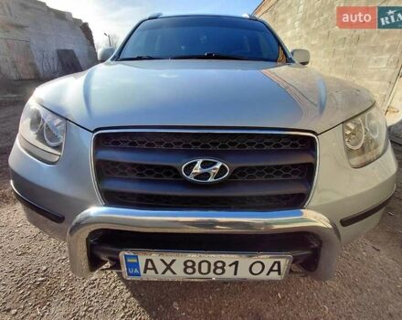 Серый Хендай Санта Фе, объемом двигателя 2.19 л и пробегом 215 тыс. км за 10500 $, фото 3 на Automoto.ua