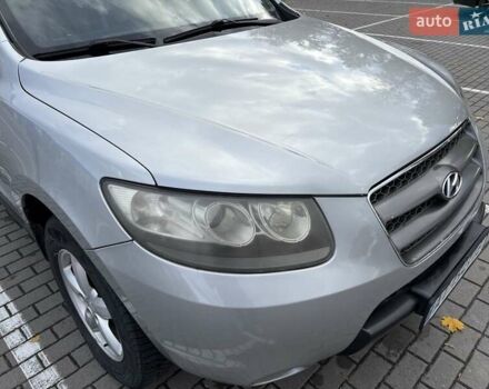 Серый Хендай Санта Фе, объемом двигателя 2.19 л и пробегом 276 тыс. км за 8550 $, фото 11 на Automoto.ua