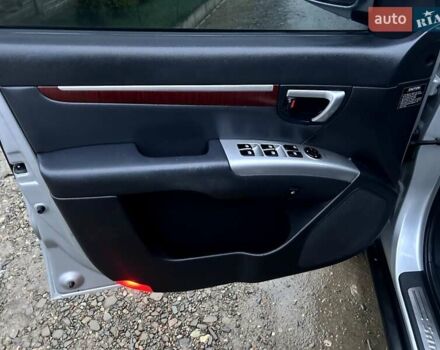 Сірий Хендай Санта Фе, об'ємом двигуна 2.2 л та пробігом 225 тис. км за 8850 $, фото 33 на Automoto.ua