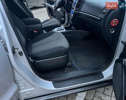 Сірий Хендай Санта Фе, об'ємом двигуна 2.19 л та пробігом 290 тис. км за 8600 $, фото 22 на Automoto.ua