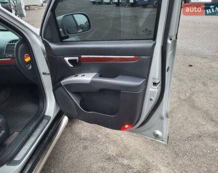 Сірий Хендай Санта Фе, об'ємом двигуна 2.2 л та пробігом 283 тис. км за 9300 $, фото 43 на Automoto.ua