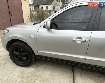 Серый Хендай Санта Фе, объемом двигателя 2.7 л и пробегом 198 тыс. км за 10800 $, фото 22 на Automoto.ua