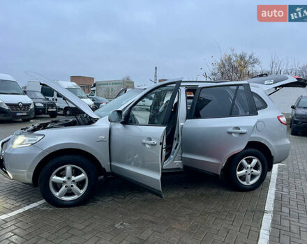 Серый Хендай Санта Фе, объемом двигателя 2.19 л и пробегом 260 тыс. км за 8950 $, фото 12 на Automoto.ua