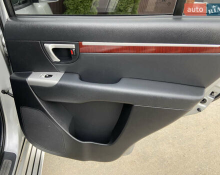 Сірий Хендай Санта Фе, об'ємом двигуна 2.19 л та пробігом 189 тис. км за 7950 $, фото 51 на Automoto.ua