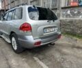 Серый Хендай Санта Фе, объемом двигателя 2 л и пробегом 320 тыс. км за 5999 $, фото 3 на Automoto.ua