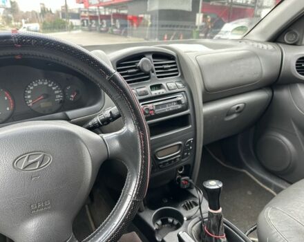 Сірий Хендай Санта Фе, об'ємом двигуна 2 л та пробігом 235 тис. км за 4000 $, фото 8 на Automoto.ua