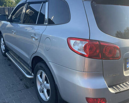 Серый Хендай Санта Фе, объемом двигателя 2.19 л и пробегом 280 тыс. км за 9000 $, фото 6 на Automoto.ua