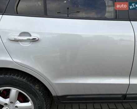 Серый Хендай Санта Фе, объемом двигателя 2.19 л и пробегом 276 тыс. км за 8550 $, фото 23 на Automoto.ua