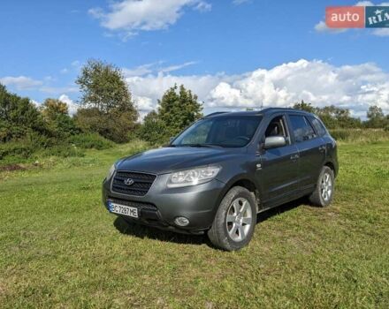 Серый Хендай Санта Фе, объемом двигателя 2.19 л и пробегом 243 тыс. км за 7999 $, фото 2 на Automoto.ua