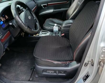 Серый Хендай Санта Фе, объемом двигателя 2.2 л и пробегом 312 тыс. км за 9000 $, фото 5 на Automoto.ua