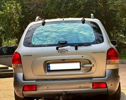 Серый Хендай Санта Фе, объемом двигателя 2 л и пробегом 132 тыс. км за 6700 $, фото 3 на Automoto.ua