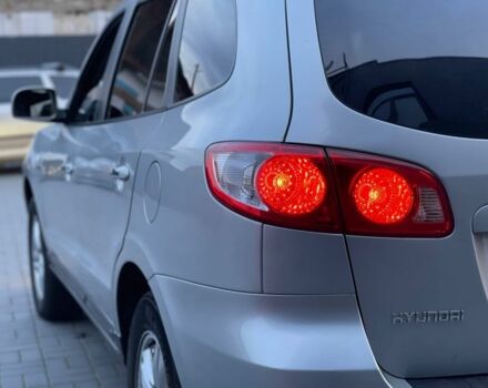 Серый Хендай Санта Фе, объемом двигателя 2.2 л и пробегом 337 тыс. км за 9300 $, фото 7 на Automoto.ua