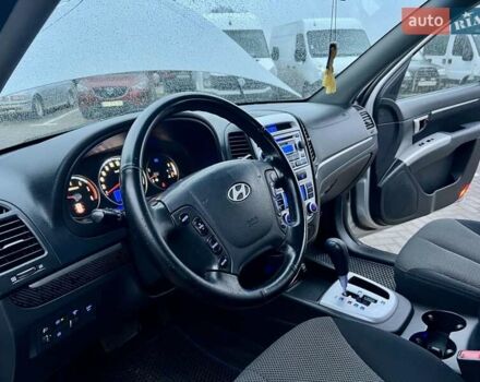 Сірий Хендай Санта Фе, об'ємом двигуна 2.19 л та пробігом 290 тис. км за 8600 $, фото 15 на Automoto.ua