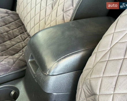 Сірий Хендай Санта Фе, об'ємом двигуна 2.2 л та пробігом 200 тис. км за 8990 $, фото 12 на Automoto.ua