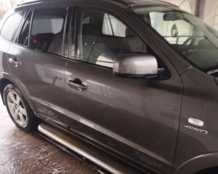 Серый Хендай Санта Фе, объемом двигателя 0 л и пробегом 294 тыс. км за 5700 $, фото 2 на Automoto.ua