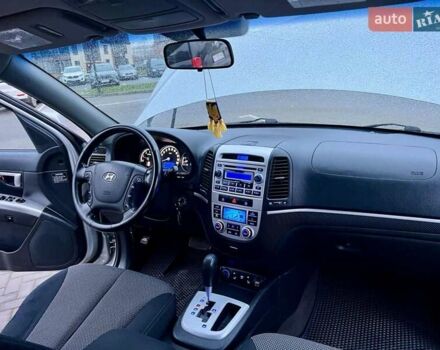 Сірий Хендай Санта Фе, об'ємом двигуна 2.19 л та пробігом 290 тис. км за 8600 $, фото 20 на Automoto.ua