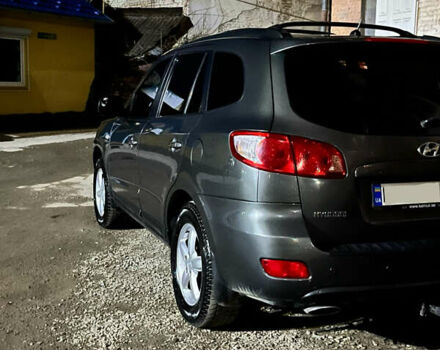 Сірий Хендай Санта Фе, об'ємом двигуна 2.19 л та пробігом 320 тис. км за 10000 $, фото 24 на Automoto.ua
