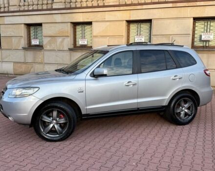 Серый Хендай Санта Фе, объемом двигателя 2.2 л и пробегом 321 тыс. км за 2600 $, фото 1 на Automoto.ua