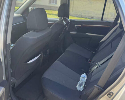 Серый Хендай Санта Фе, объемом двигателя 2.19 л и пробегом 230 тыс. км за 8600 $, фото 6 на Automoto.ua